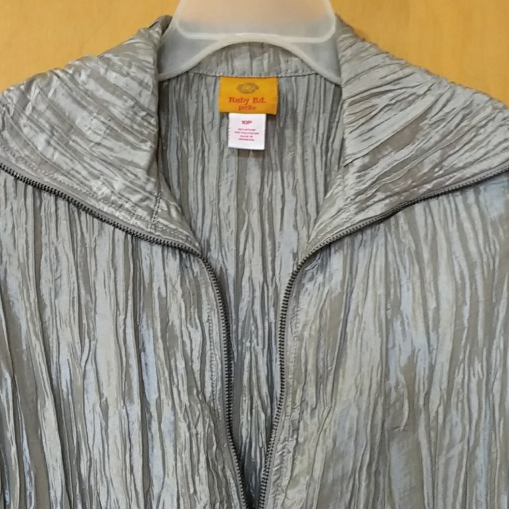 ⚜️Gray/Silver Ruby Rd Petite Jacket - Picture 5 of 6
